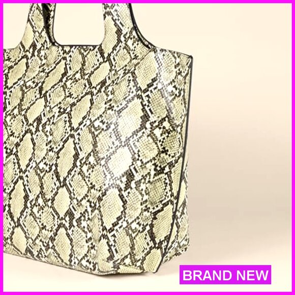 Oversized Tote Bag with Magnetic Closure and Internal Pocket